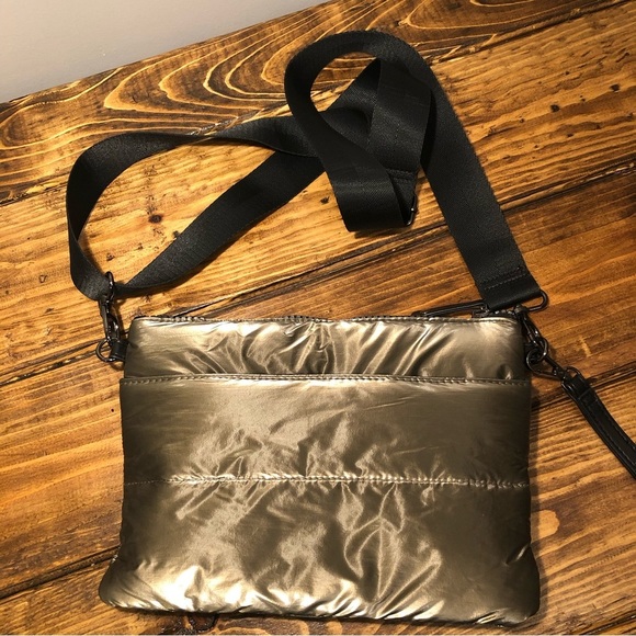 Sondra Roberts Handbags - Sondra Roberts Squared Quilted Puffer crossbody clutch wristlet